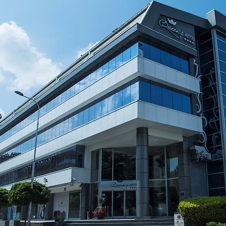 Queen'S Hotel - Zebra Centre 斯科普里 外观 照片