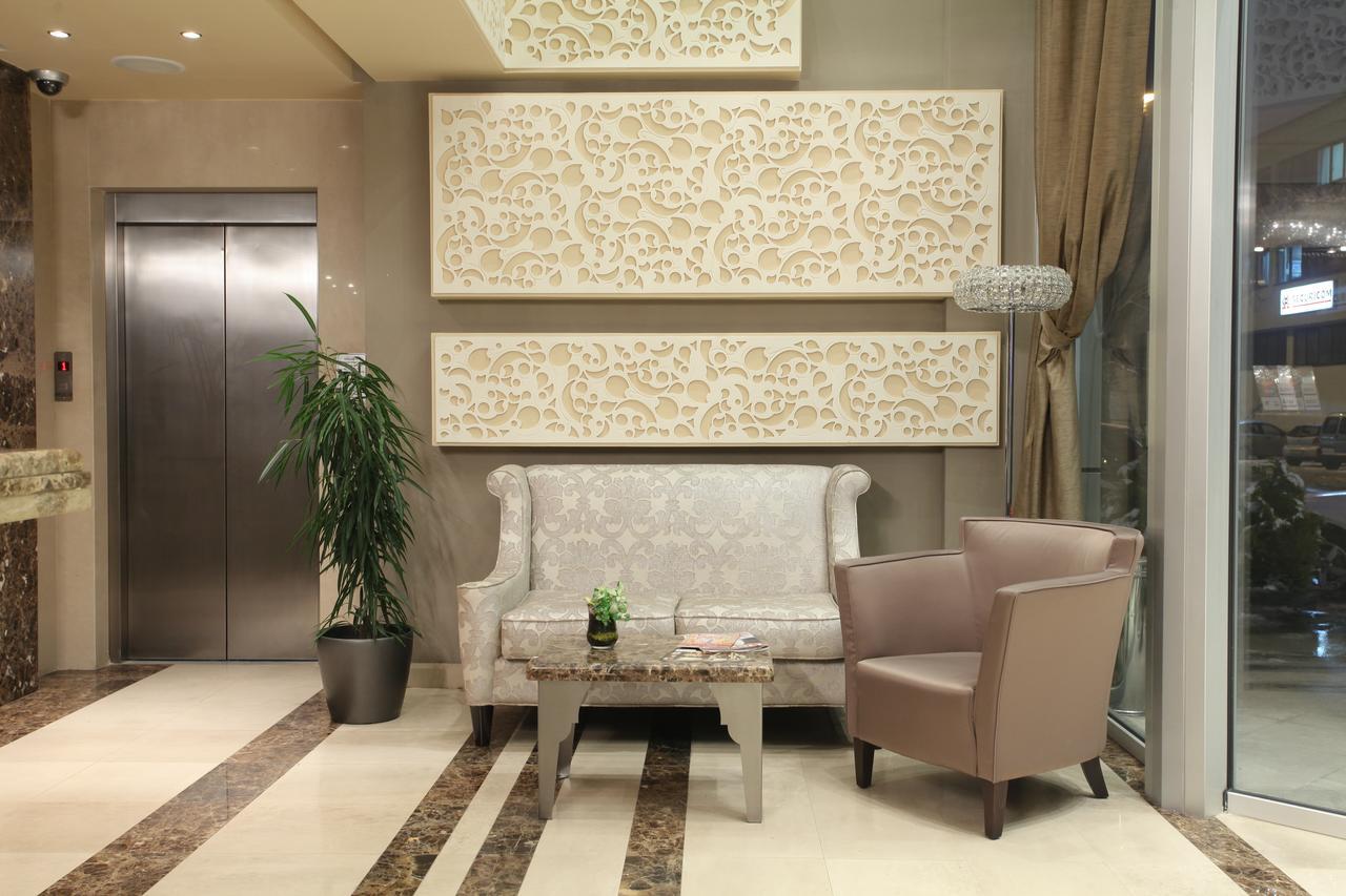 Queen'S Hotel - Zebra Centre 斯科普里 外观 照片